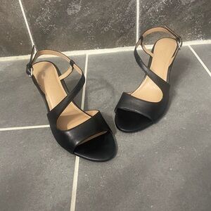 Never Worn! Aerosoles leather strappy heels. Black. size 8